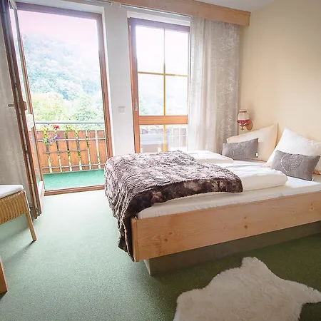 Hotel-gasthof Frankengold Guest house Goessweinstein